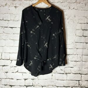 Women’s black, long sleeve high, low button up tie front blouse L